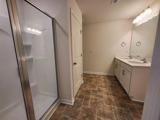 Guildford Hill Ln, Charlotte, NC listing photo