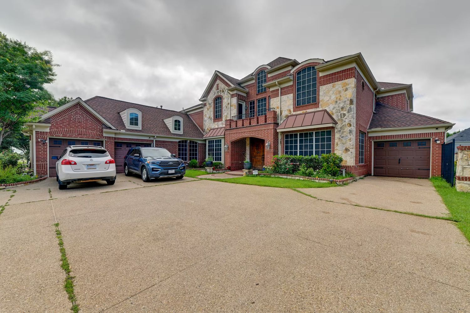 England Pkwy, Grand Prairie TX 75054 on Alcove