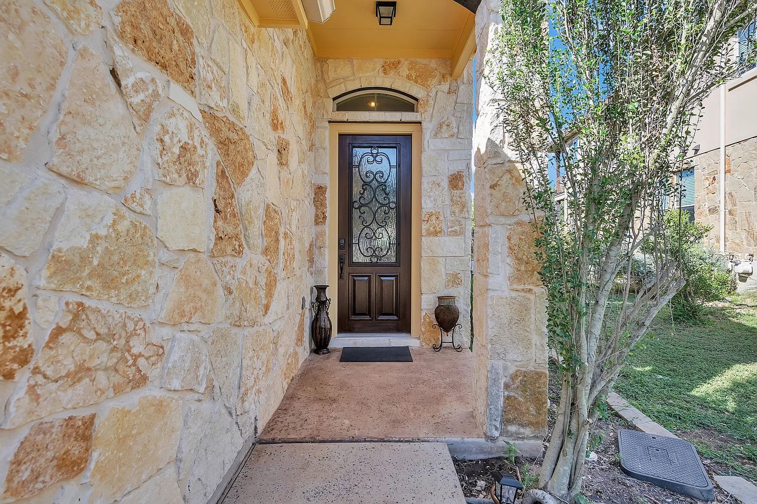 S Meadowlark St, Lakeway TX 78734 on Alcove