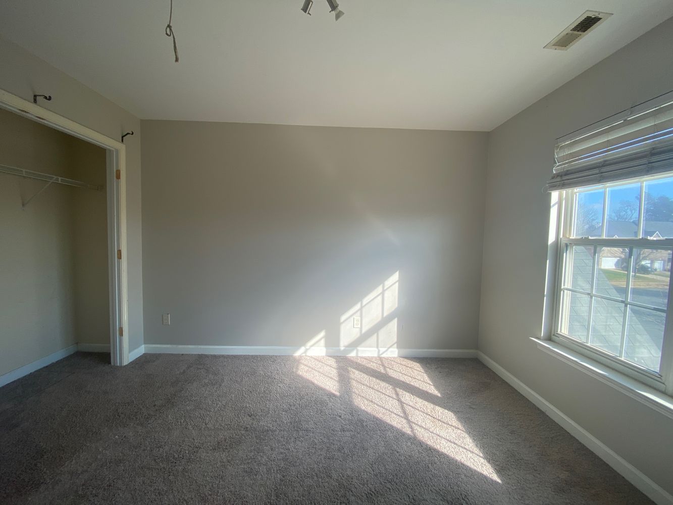 Co-living rooms at Hampton Pl Dr, Charlotte NC 28269 on Alcove