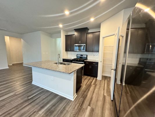 Bedrock Rd listing photo