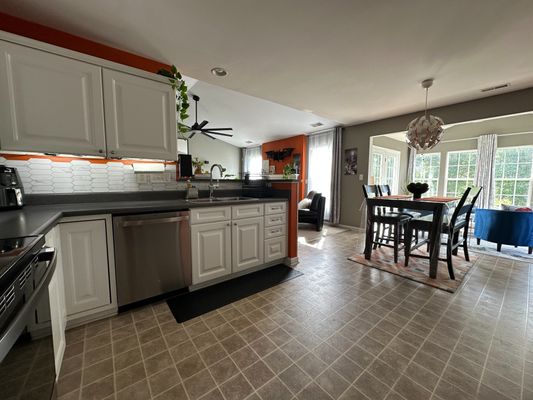 Sunburst Ln listing photo