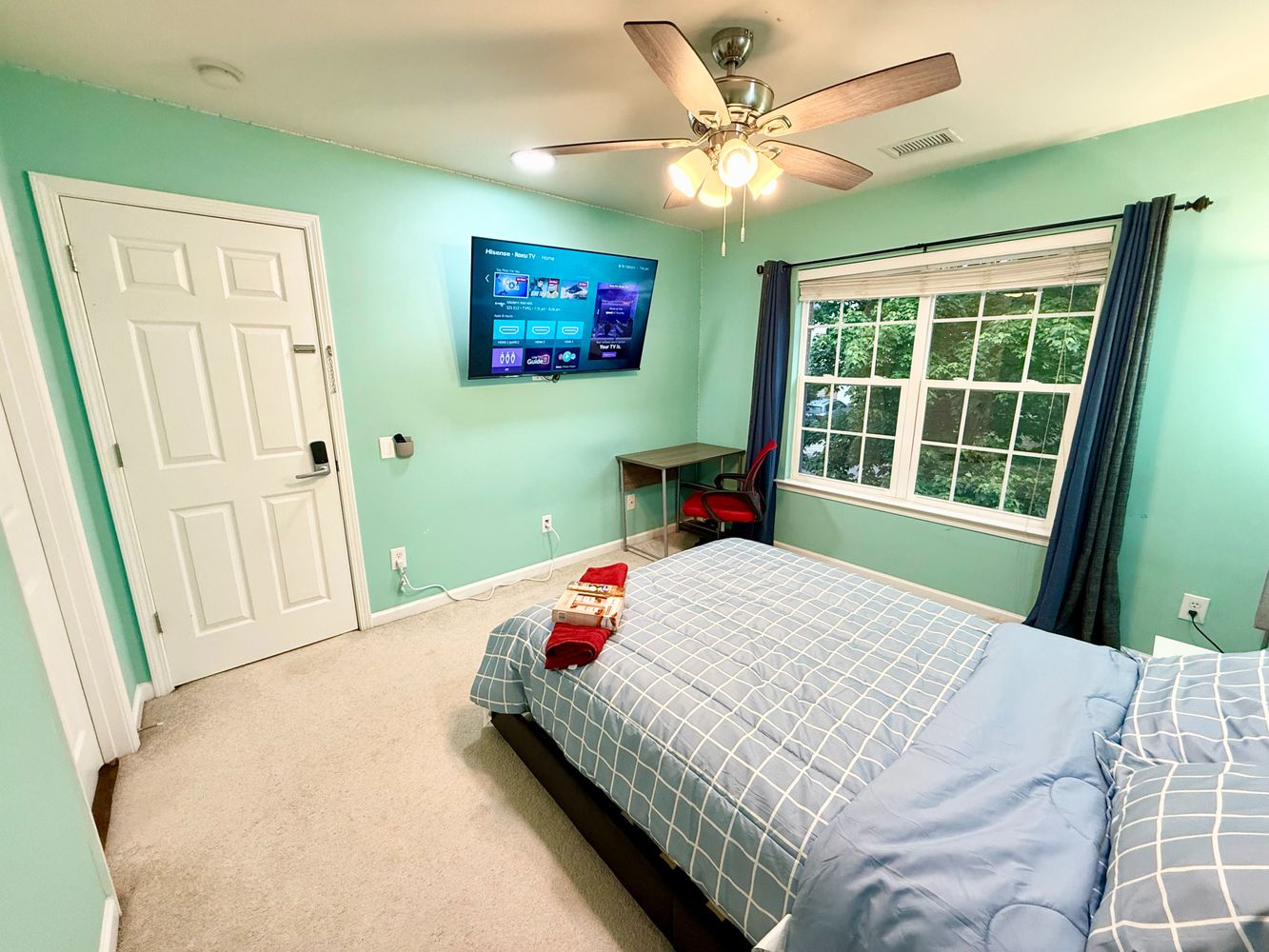 Co-living rooms at Arbor Vista Dr, Charlotte NC 28262 on Alcove
