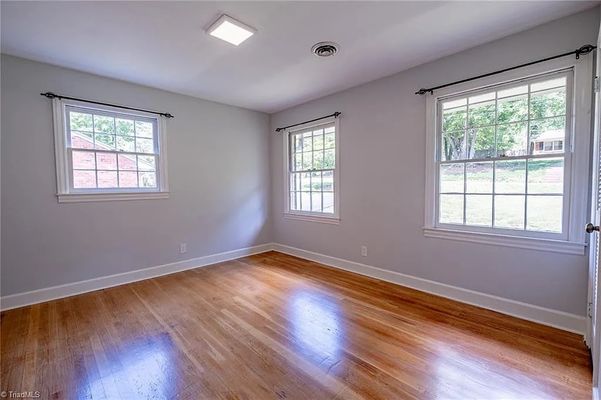 Kinnamon Rd listing photo