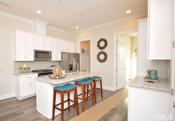Philip's Square listing photo