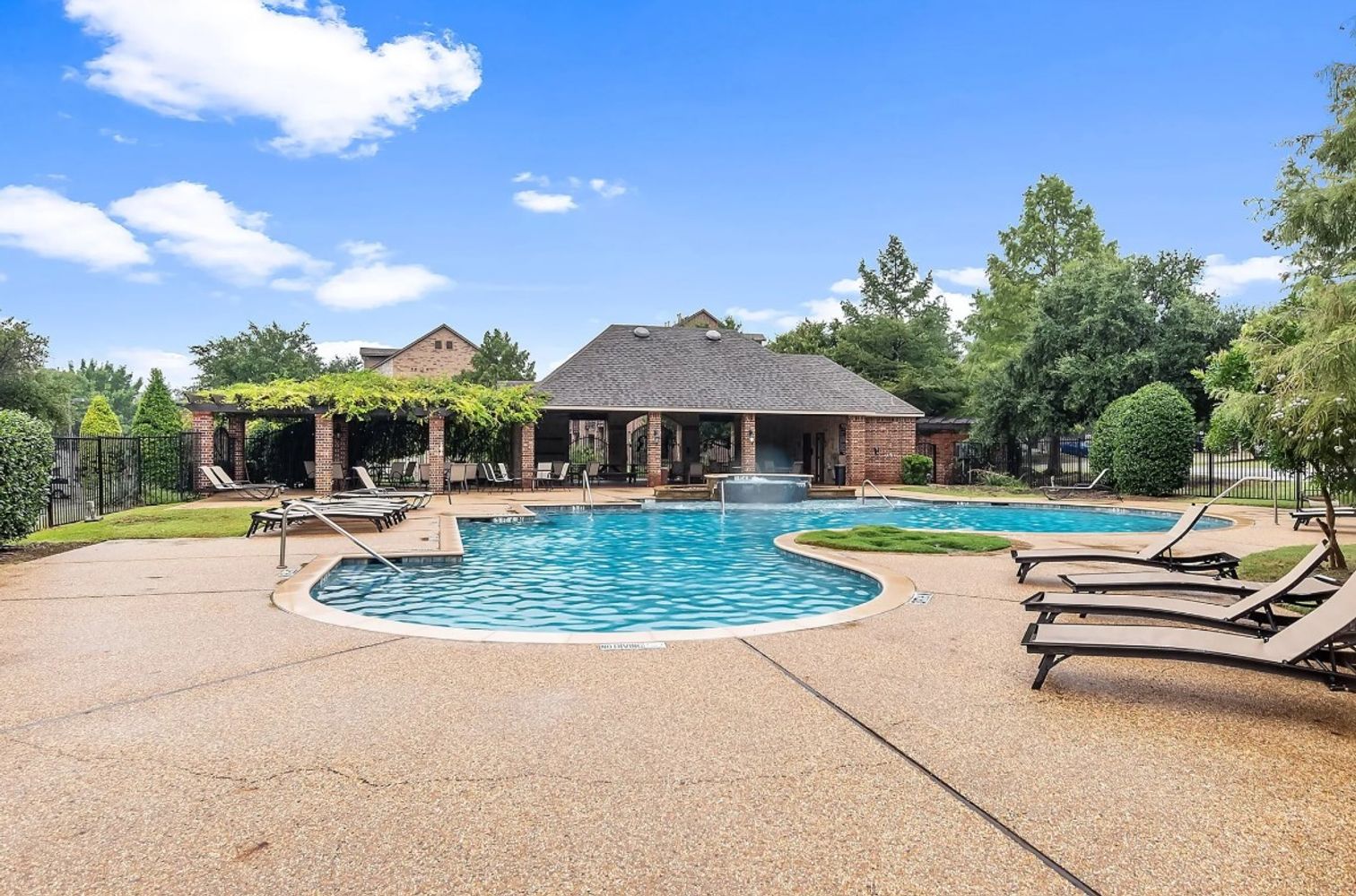 Chase Ln, Irving TX 75063 on Alcove