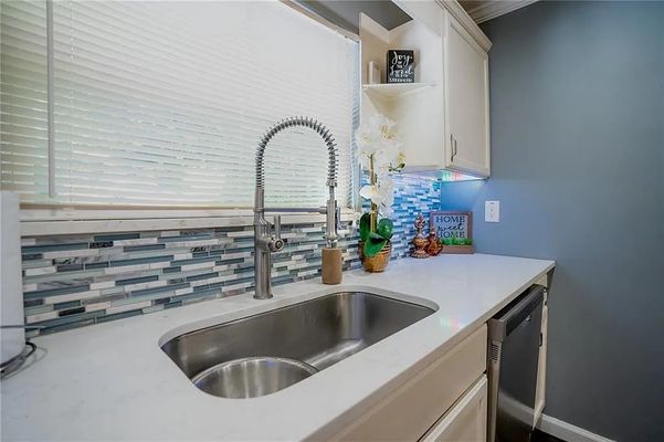 Browns Mill Rd Se listing photo