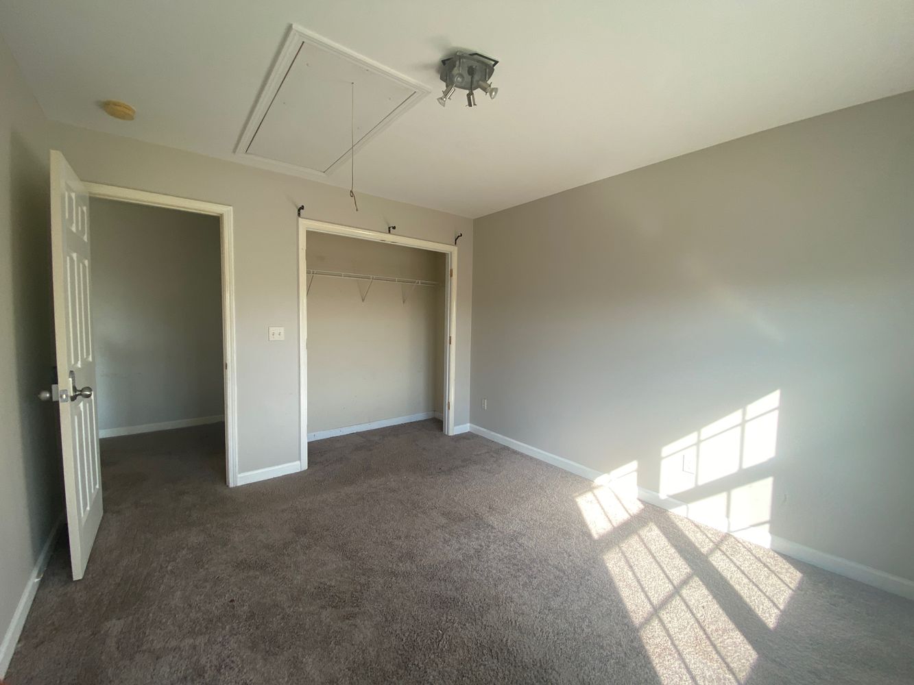 Co-living rooms at Hampton Pl Dr, Charlotte NC 28269 on Alcove
