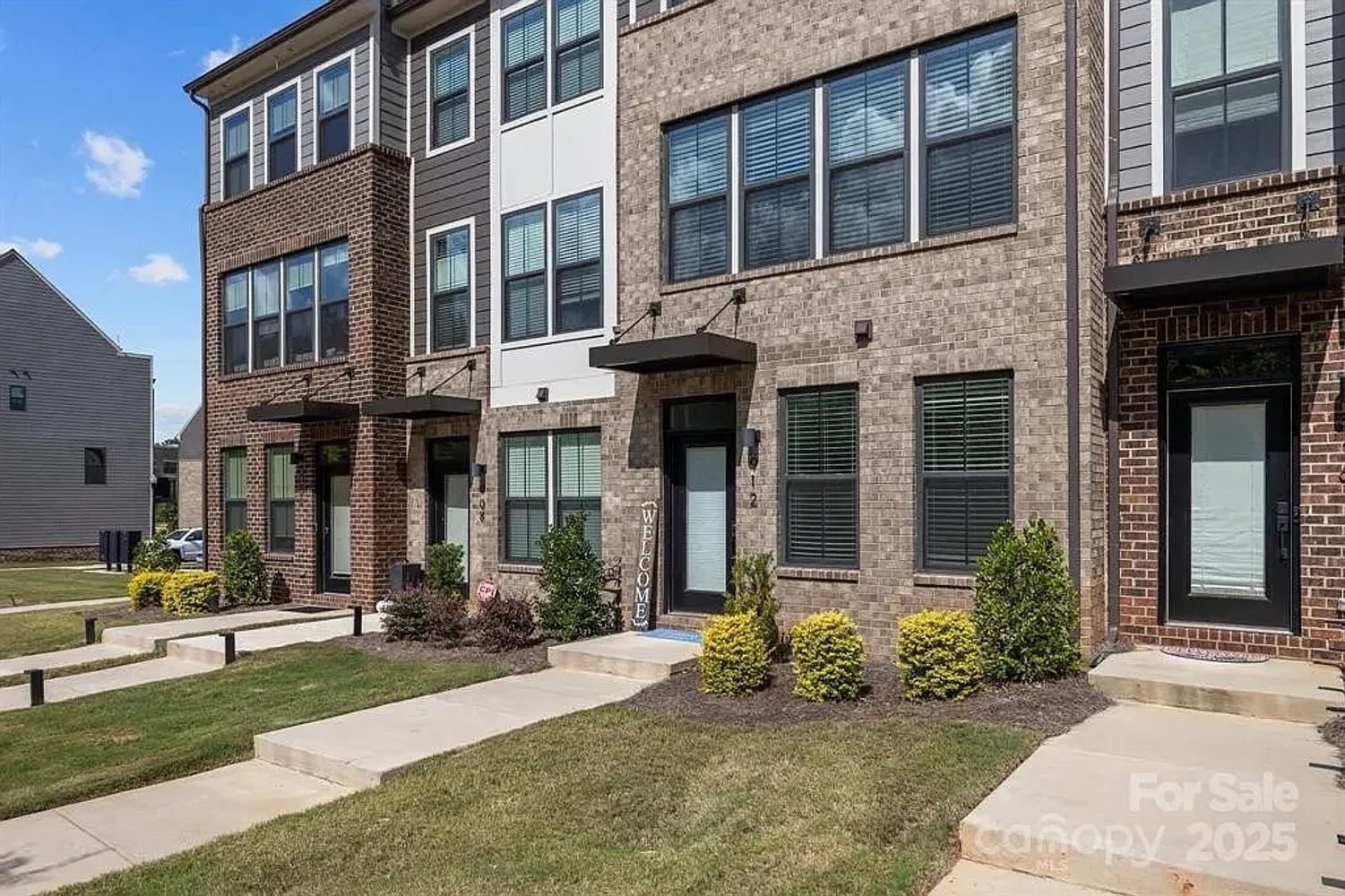 Broad River Ln, Charlotte 28211 on Alcove