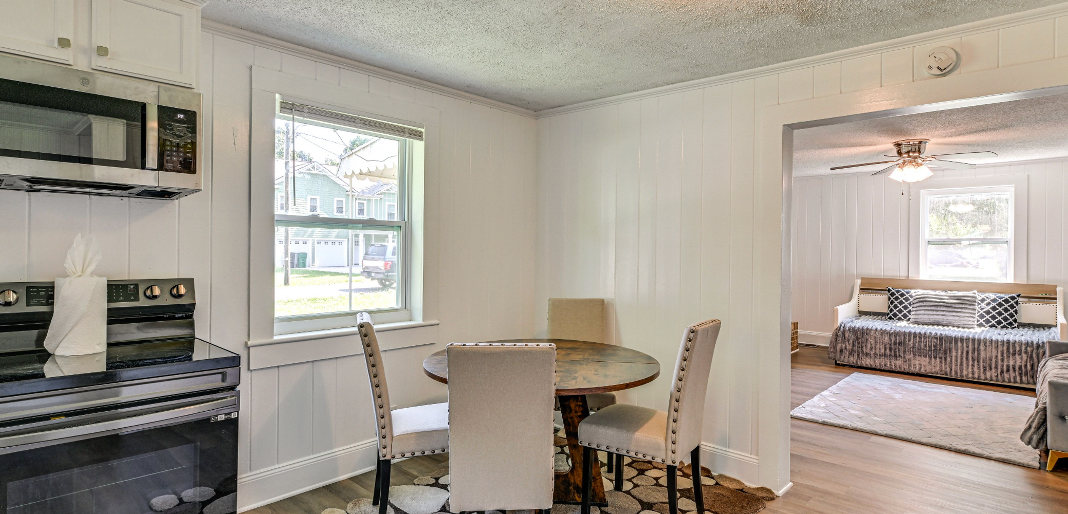 Austin Dr, Charlotte NC 28213 on Alcove