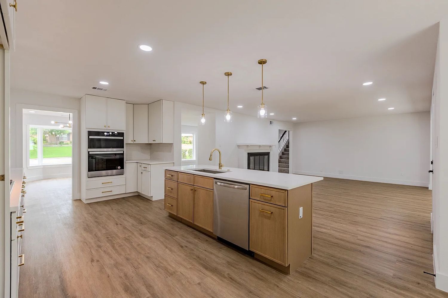 Reedcroft Dr, Farmers Branch TX 75234 on Alcove