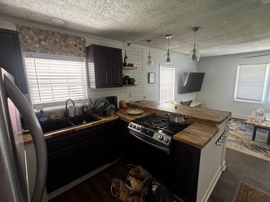 Polar Rock Pl Sw listing photo