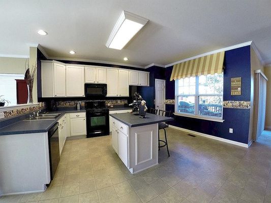 Haywards Heath Ln listing photo