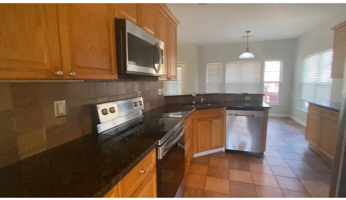 Hampton Pl Dr, Charlotte, NC listing photo