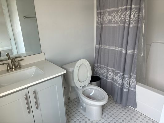 Old Grove Ln listing photo