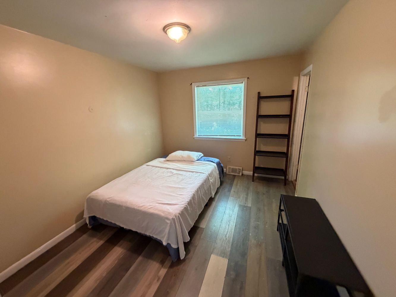 Co-living rooms at Longleaf Dr, Charlotte NC 28210 on Alcove