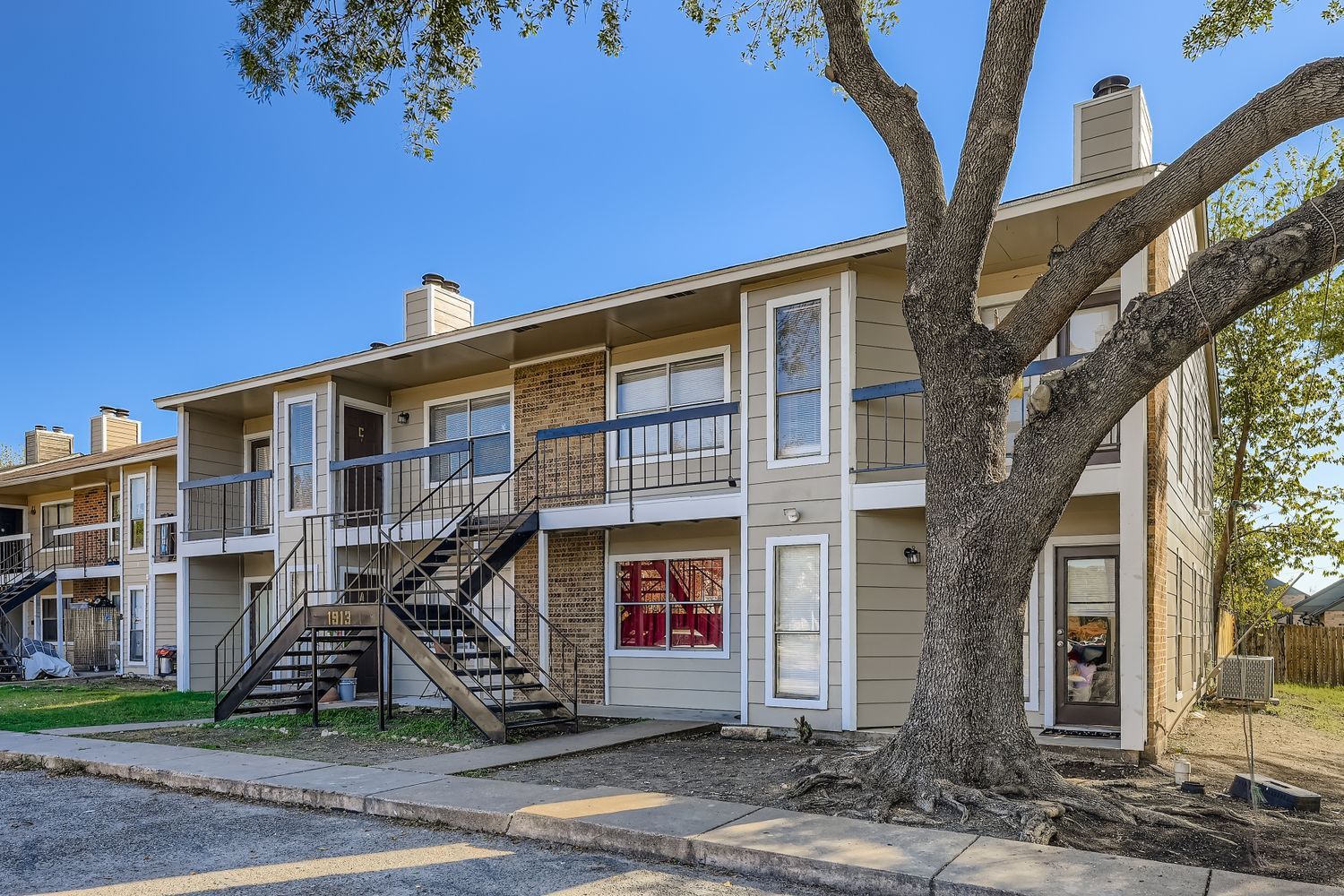 West Loop, Austin 78758 on Alcove