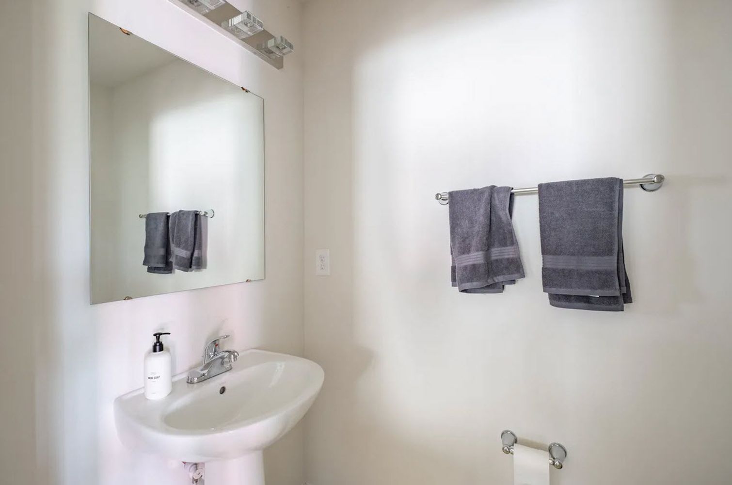Co-living rooms at Skipjack Ln, Charlotte NC 28269 on Alcove