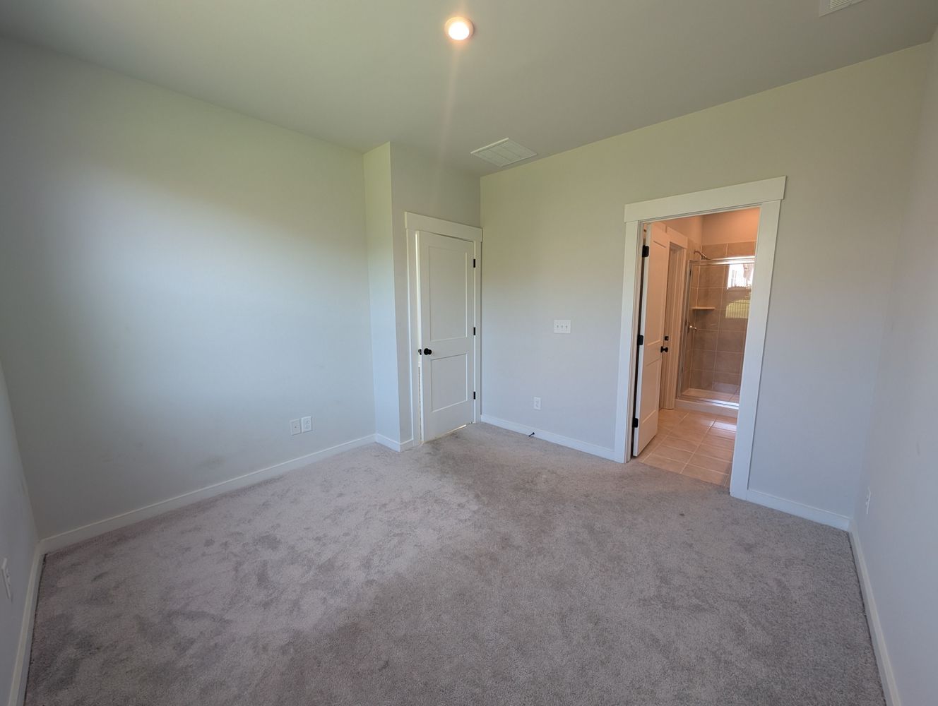 Co-living rooms at Munsing Dr, Charlotte NC 28269 on Alcove