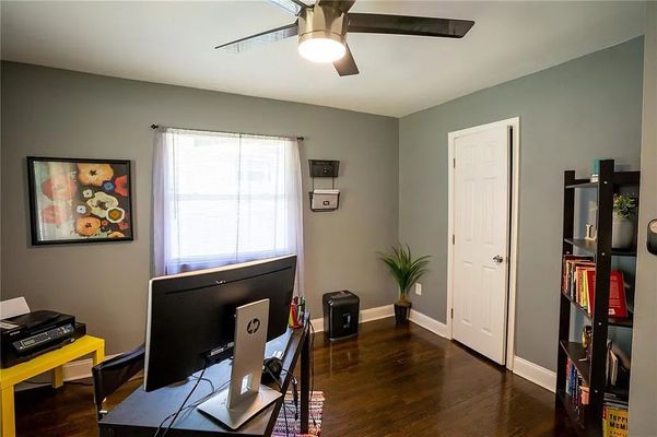 Browns Mill Rd Se listing photo