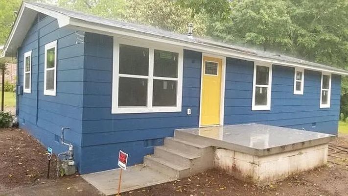 Benton St Nw listing photo