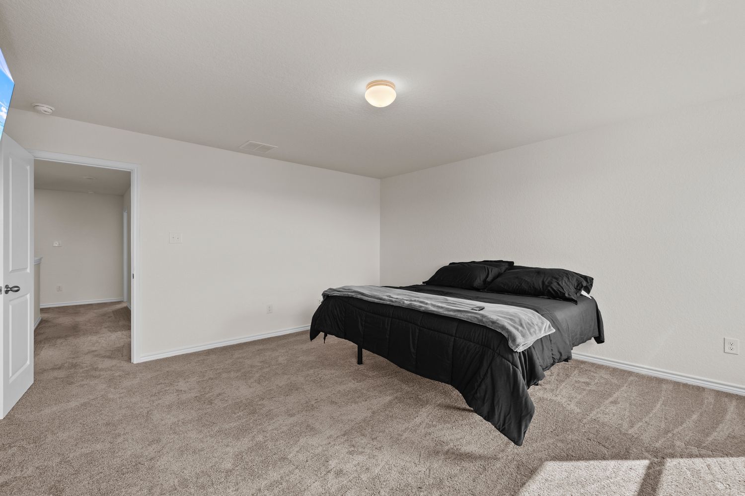 Co-living rooms at Pico Pico St, San Antonio TX 78222 on Alcove