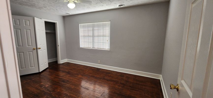 8th St listing photo