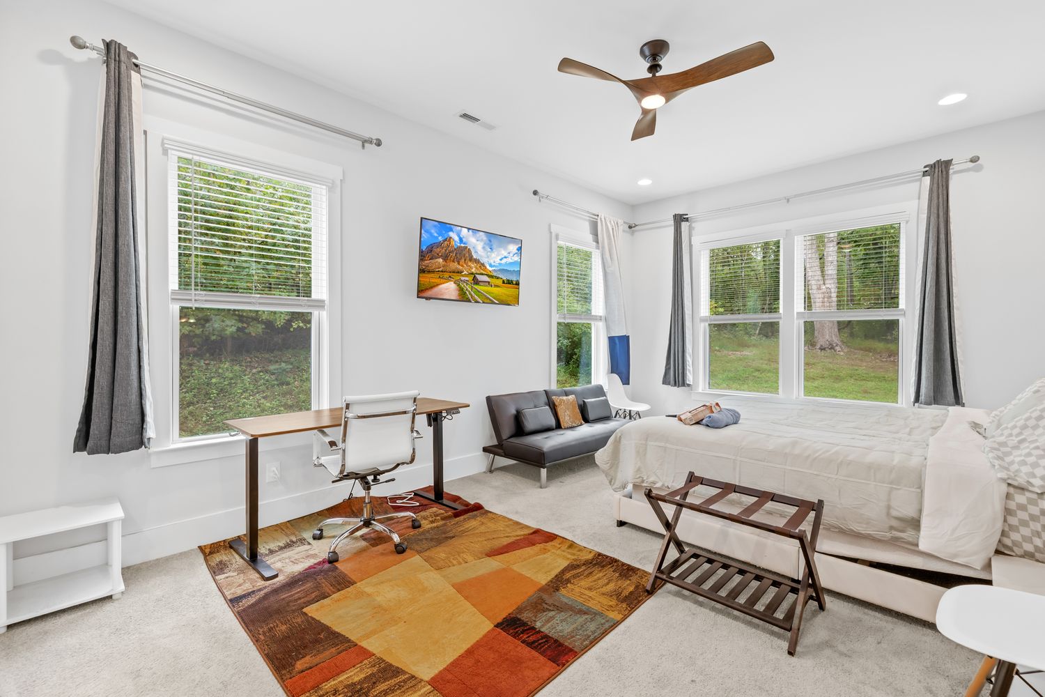 Co-living rooms at Grace Ln, Charlotte NC 28262 on Alcove
