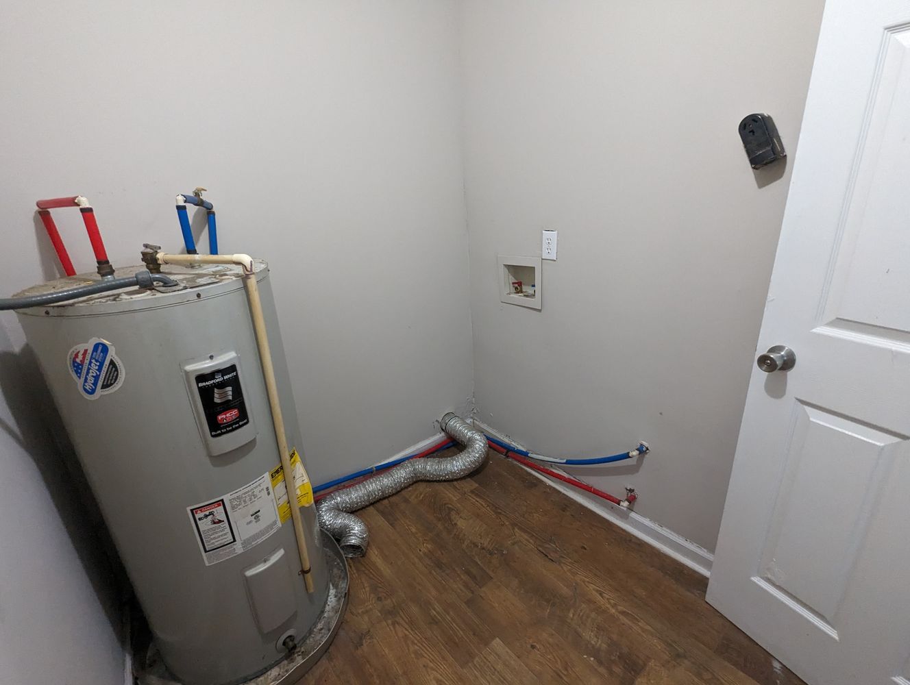 Ravencroft Dr, Charlotte NC 28208 on Alcove