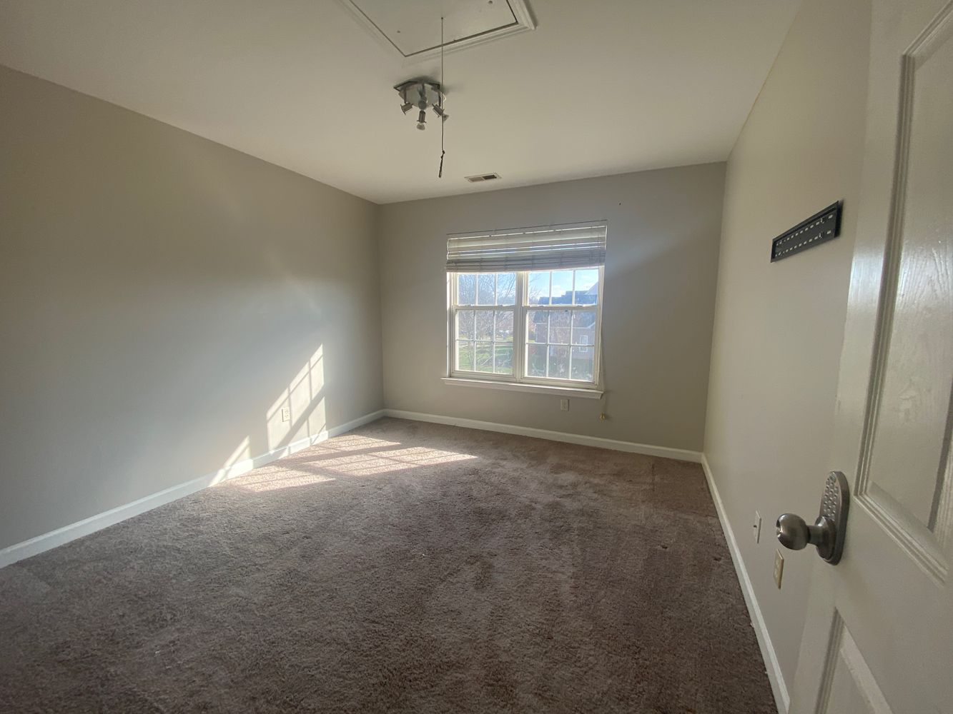 Co-living rooms at Hampton Pl Dr, Charlotte NC 28269 on Alcove