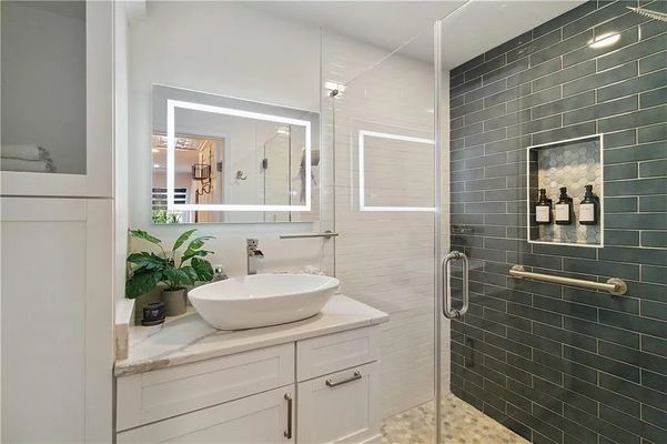 Glenwhite Dr listing photo