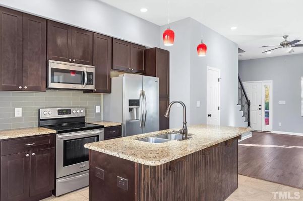 Pineland Cir, Raleigh, NC listing photo