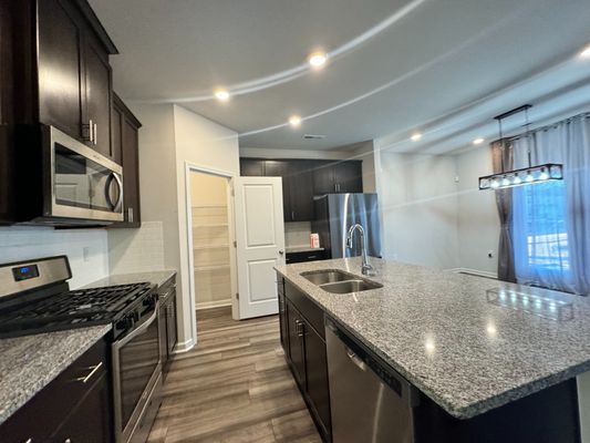 Bedrock Rd listing photo