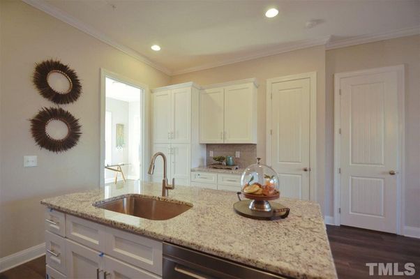 Philip's Square listing photo