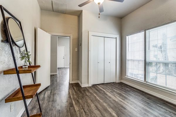 S Vernon Ave listing photo