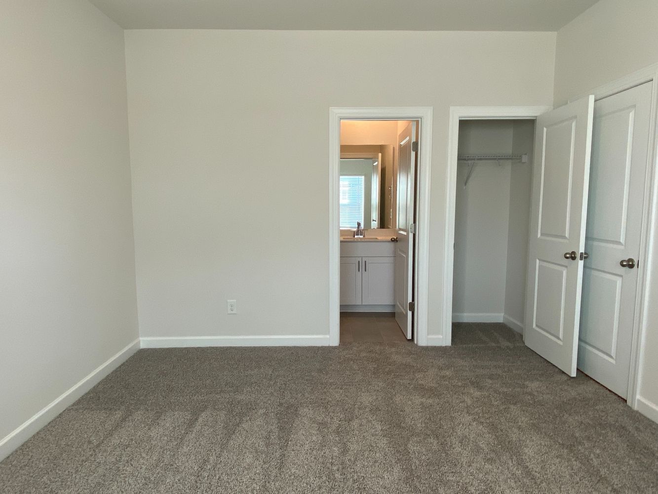 Co-living rooms at Tears Ln, Charlotte NC 28217 on Alcove