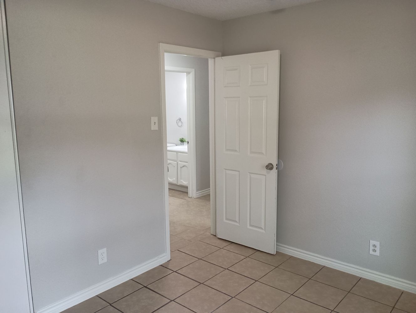 Co-living rooms at Bounty Dr, San Antonio TX 78245 on Alcove