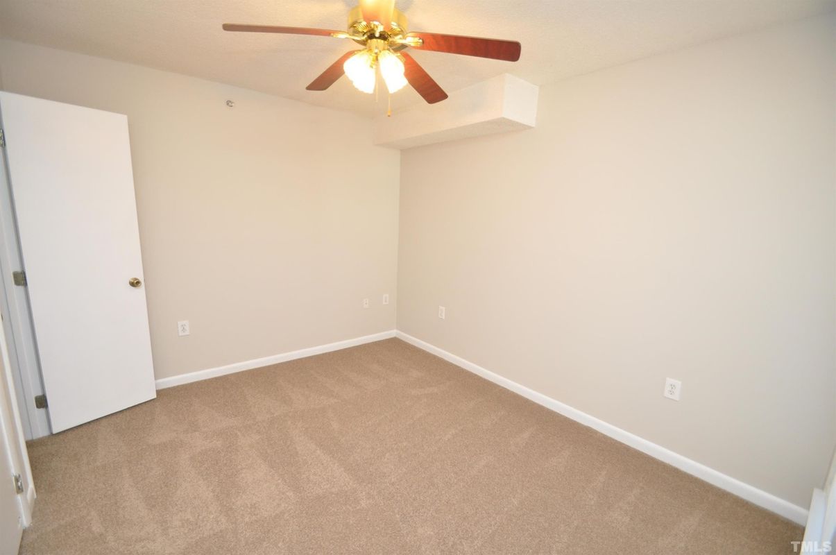 Crab Orchard Dr, Raleigh NC 27606 Alcove
