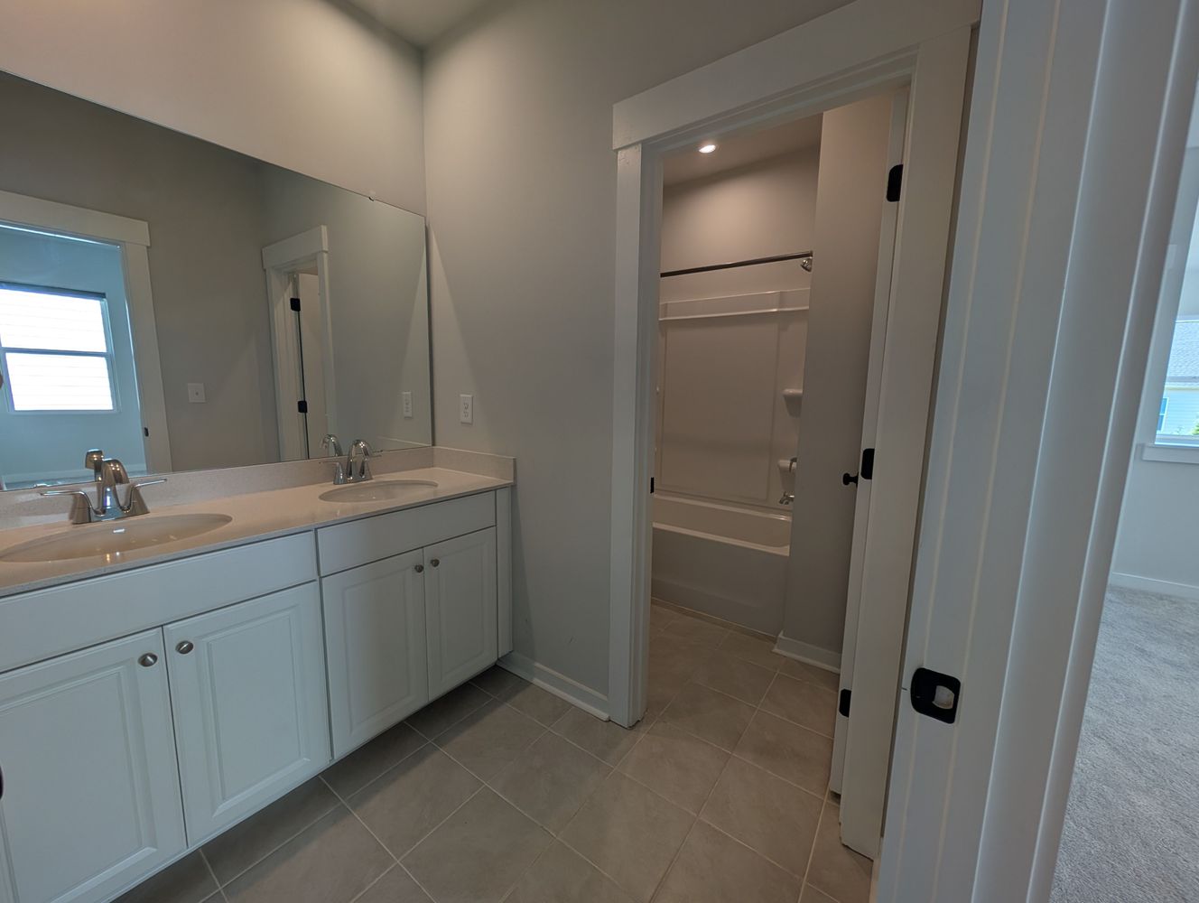 Co-living rooms at Munsing Dr, Charlotte NC 28269 on Alcove