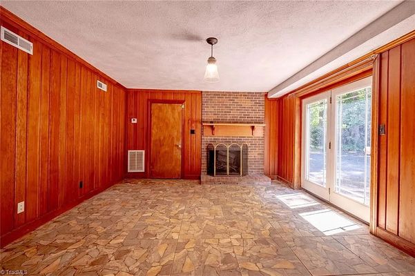 Kinnamon Rd listing photo