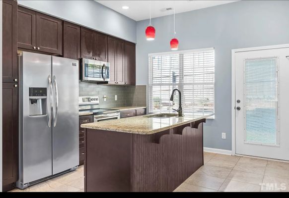 Pineland Cir, Raleigh, NC listing photo