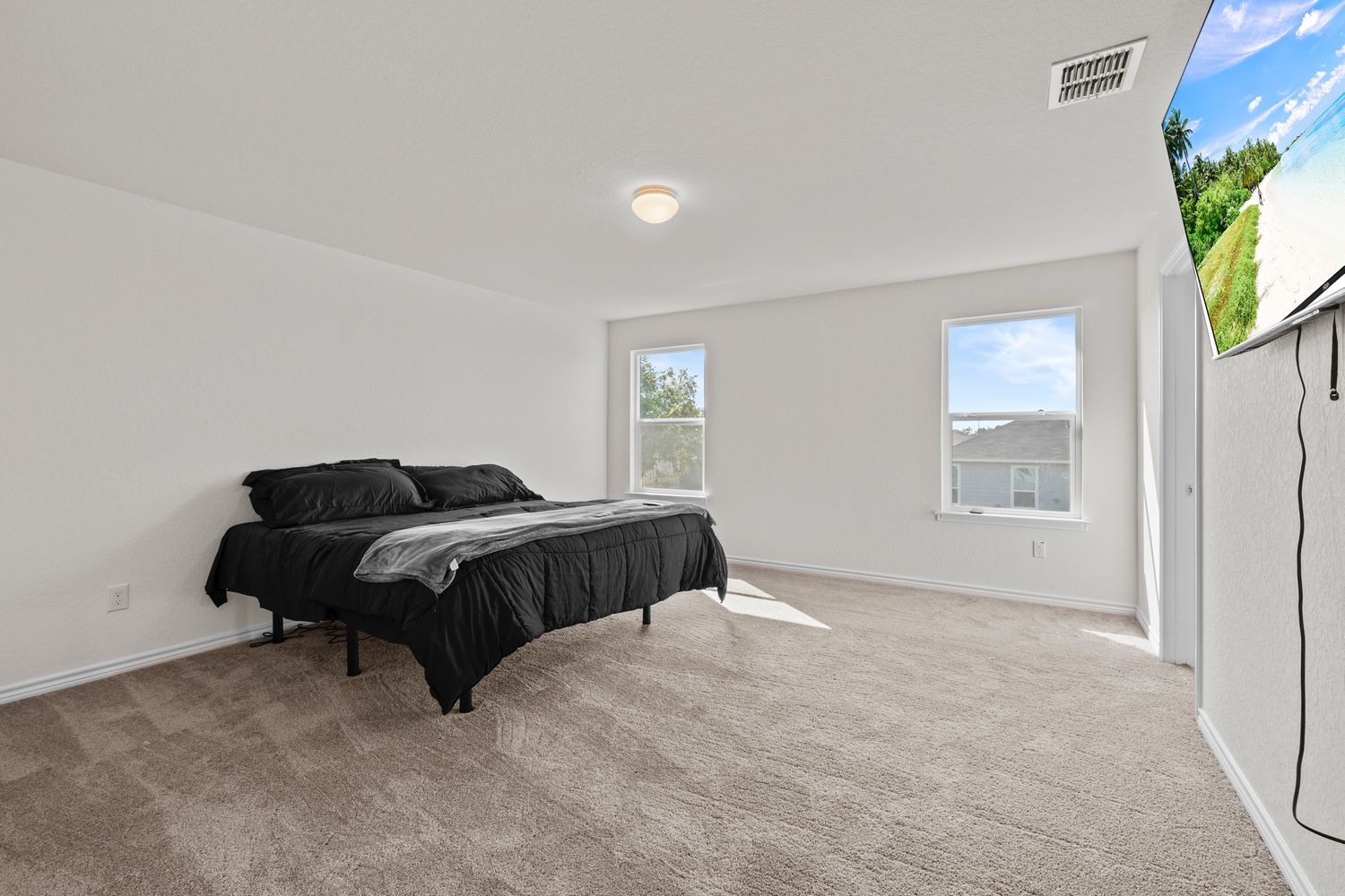 Co-living rooms at Pico Pico St, San Antonio TX 78222 on Alcove