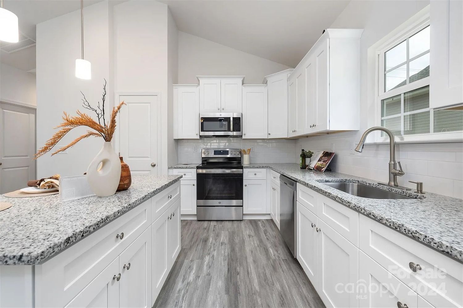 Oakwood Rd, Charlotte NC 28269 on Alcove
