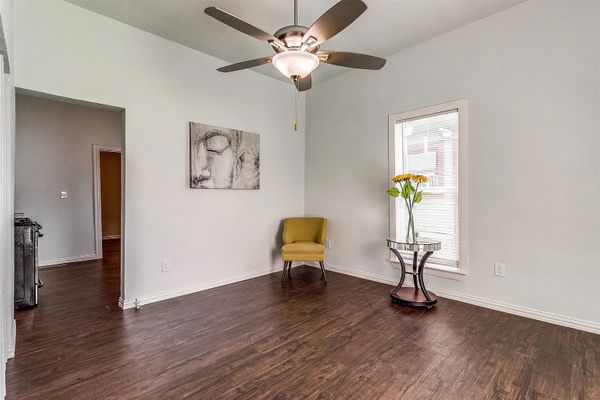 S Vernon Ave listing photo